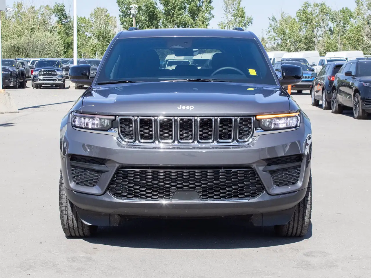 Jeep Grand Cherokee - Image 9