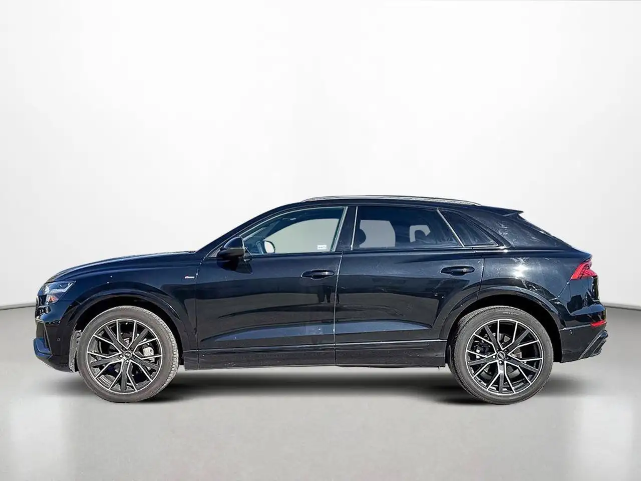 Audi Q8 - Image 2