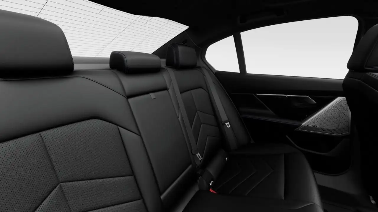 BMW 5 Series - Image 12