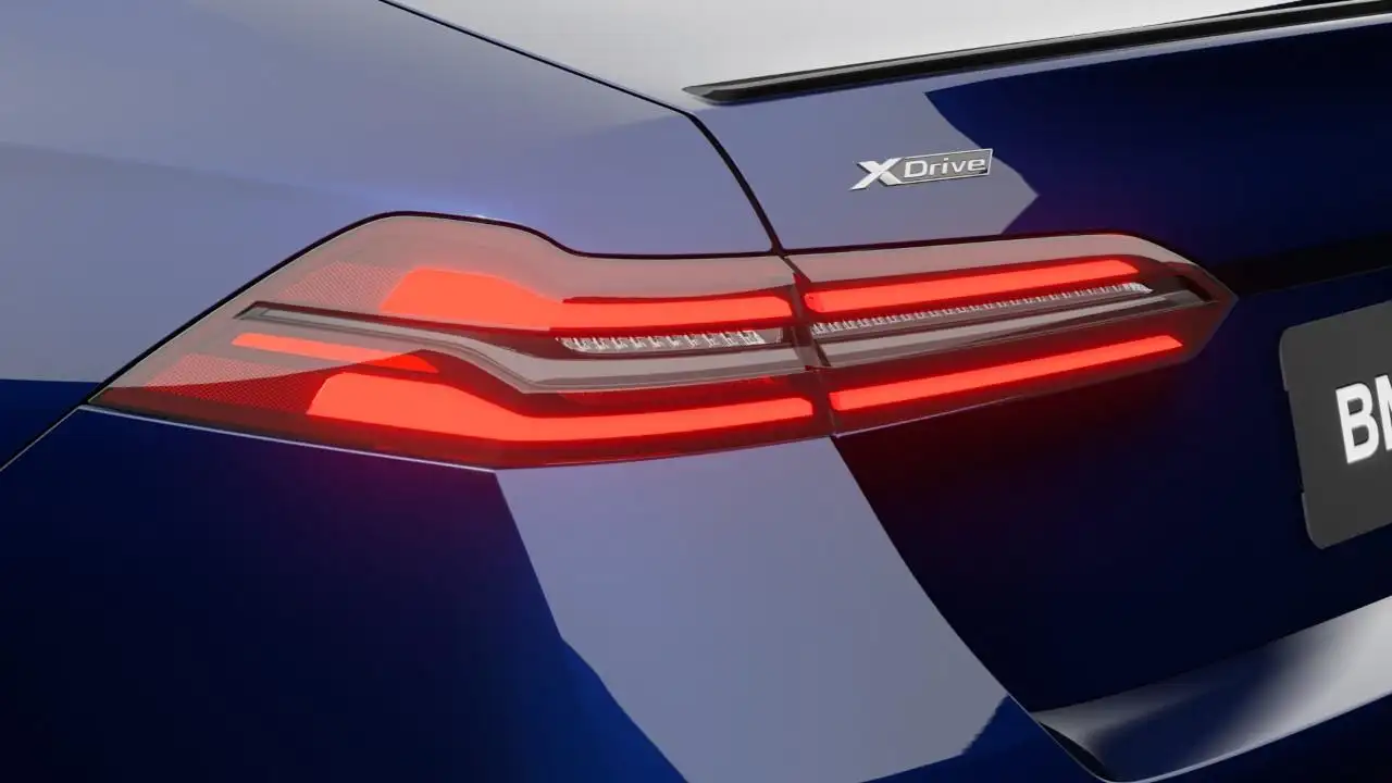 BMW 5 Series - Image 8