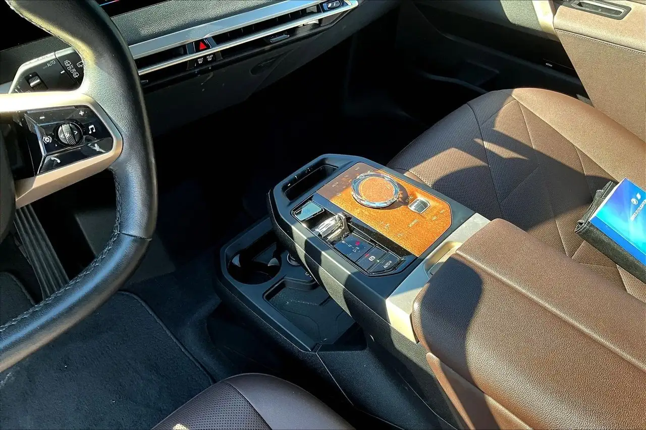 BMW iX - Image 14
