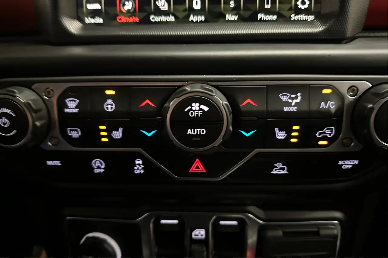 Jeep Wrangler - Image 25