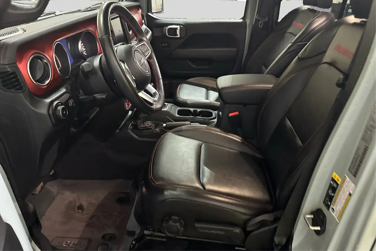 Jeep Wrangler - Image 11