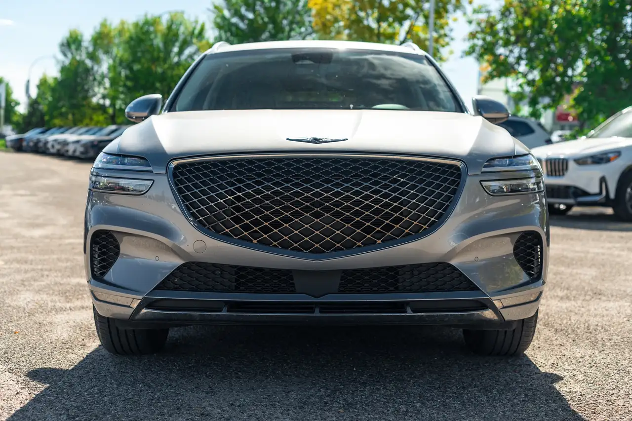 Genesis GV70 - Image 2