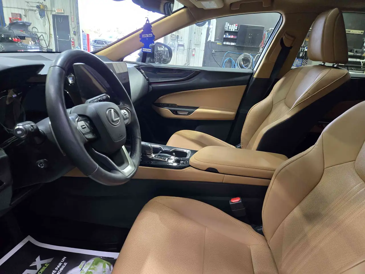 Lexus NX 350 - Image 8