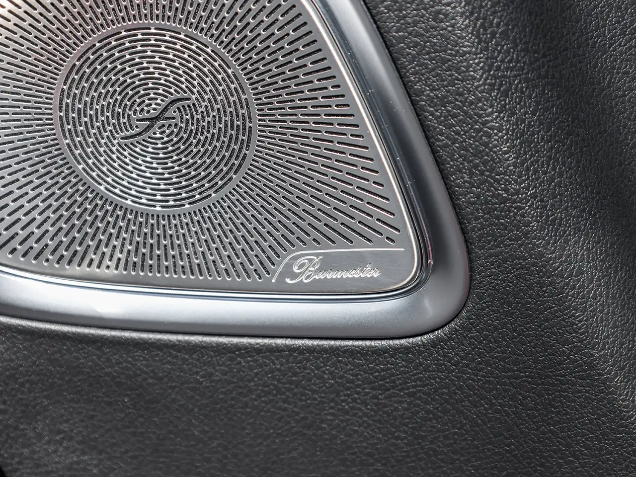 Mercedes-Benz C-Class - Image 18