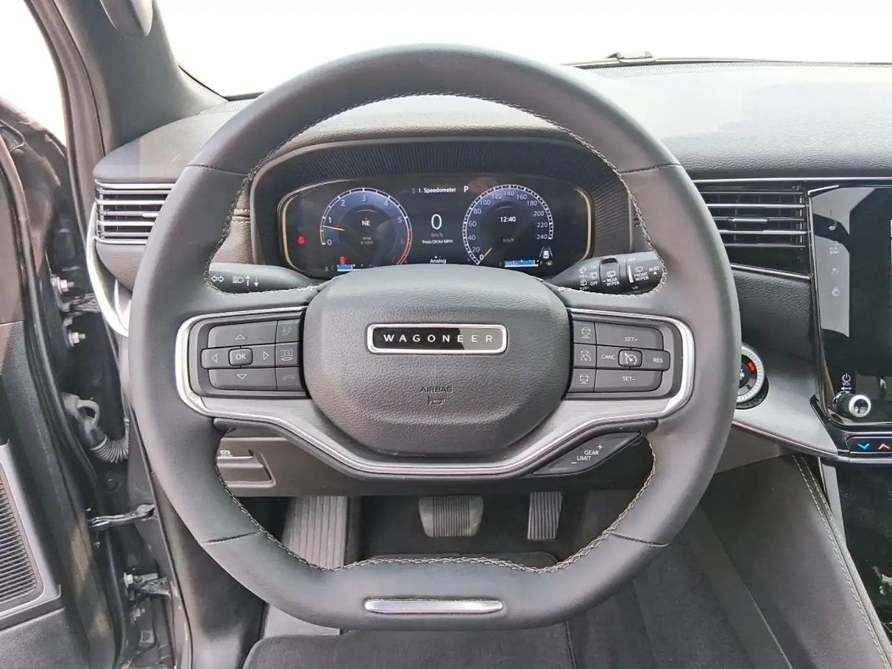 Jeep Wagoneer - Image 13
