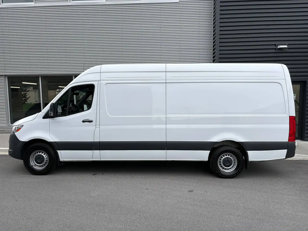 Mercedes-Benz Sprinter - Image 3