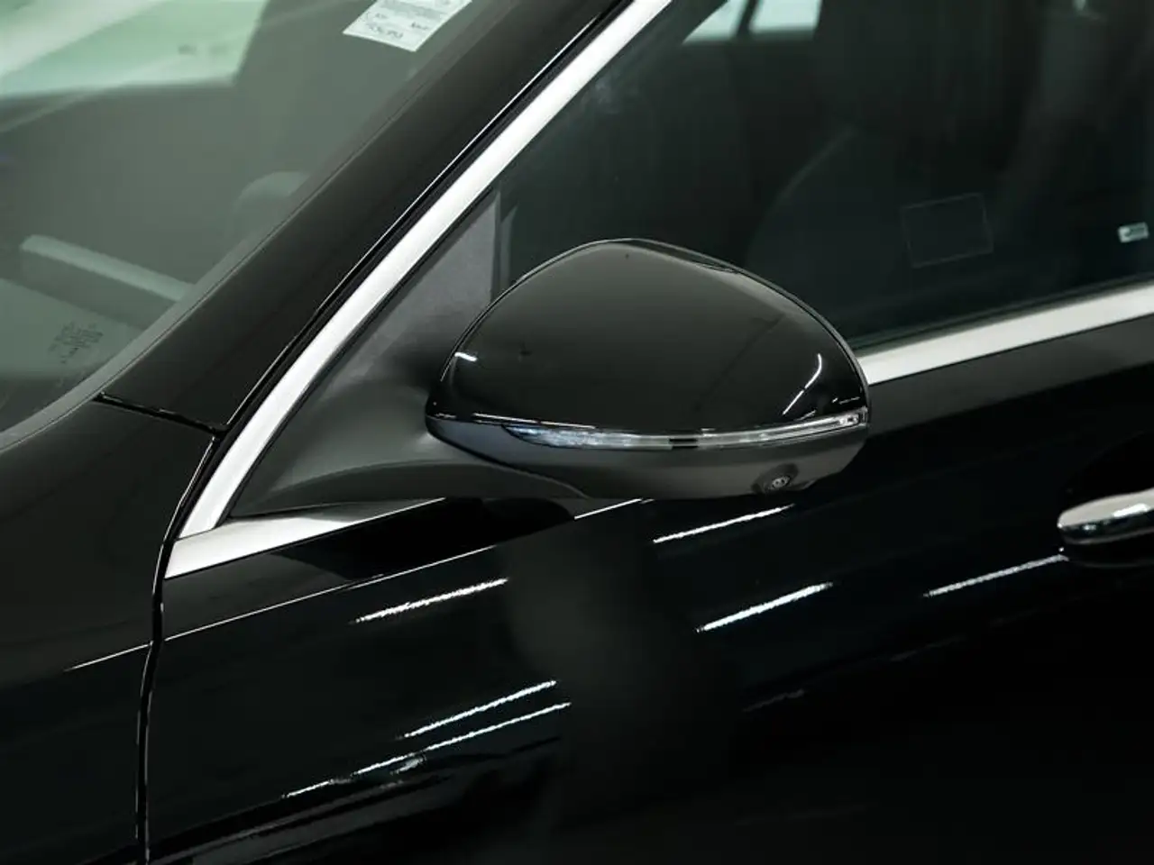 Mercedes-Benz C-Class - Image 14