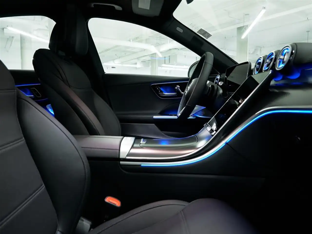 Mercedes-Benz C-Class - Image 22