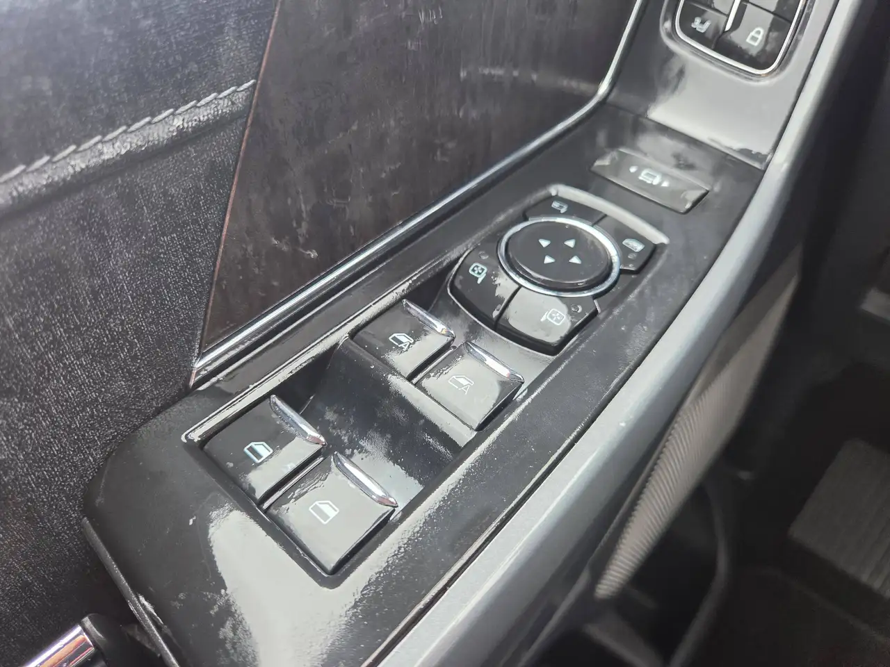 Ford F-150 - Image 17