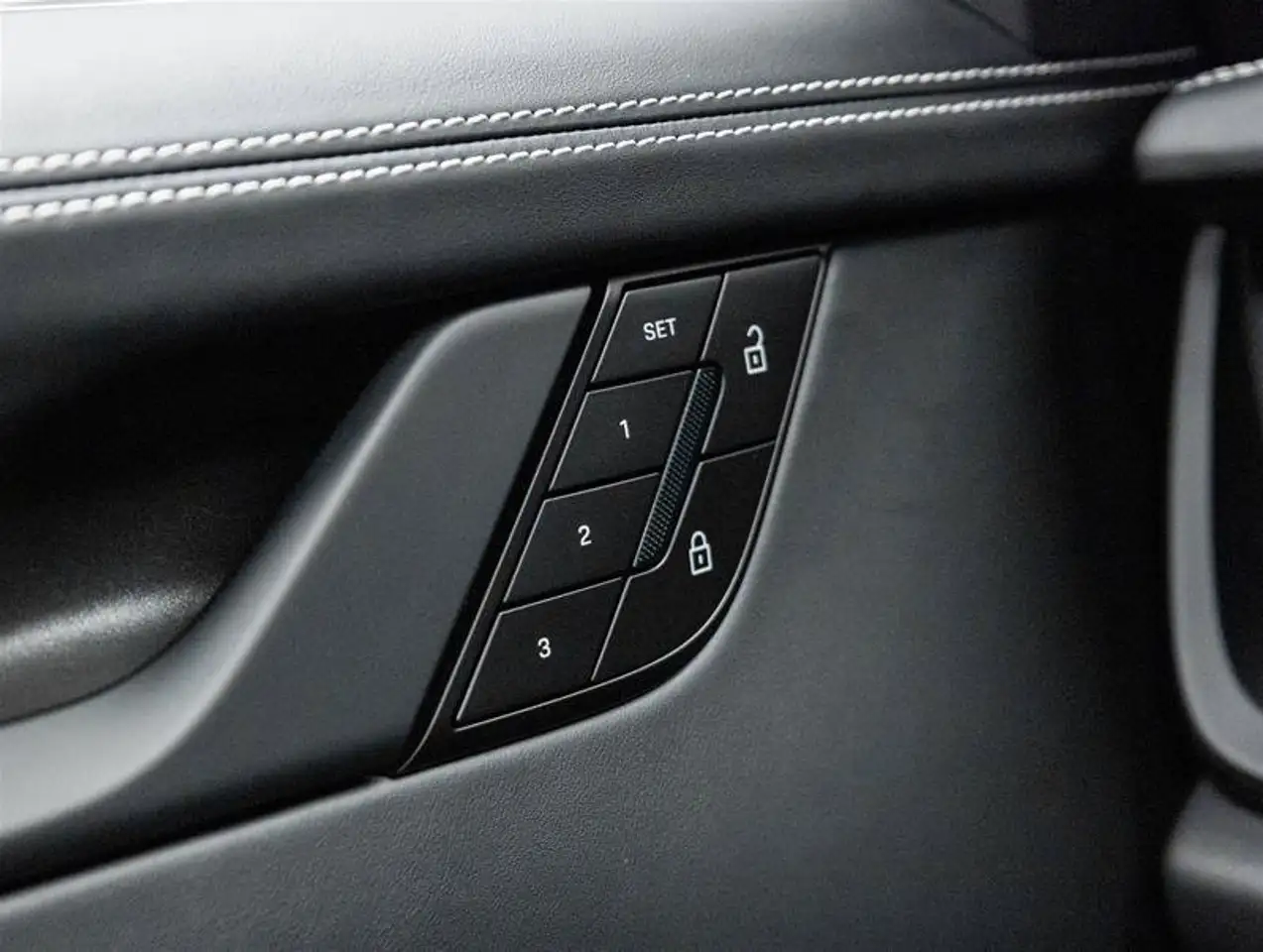 Porsche 911 - Image 36