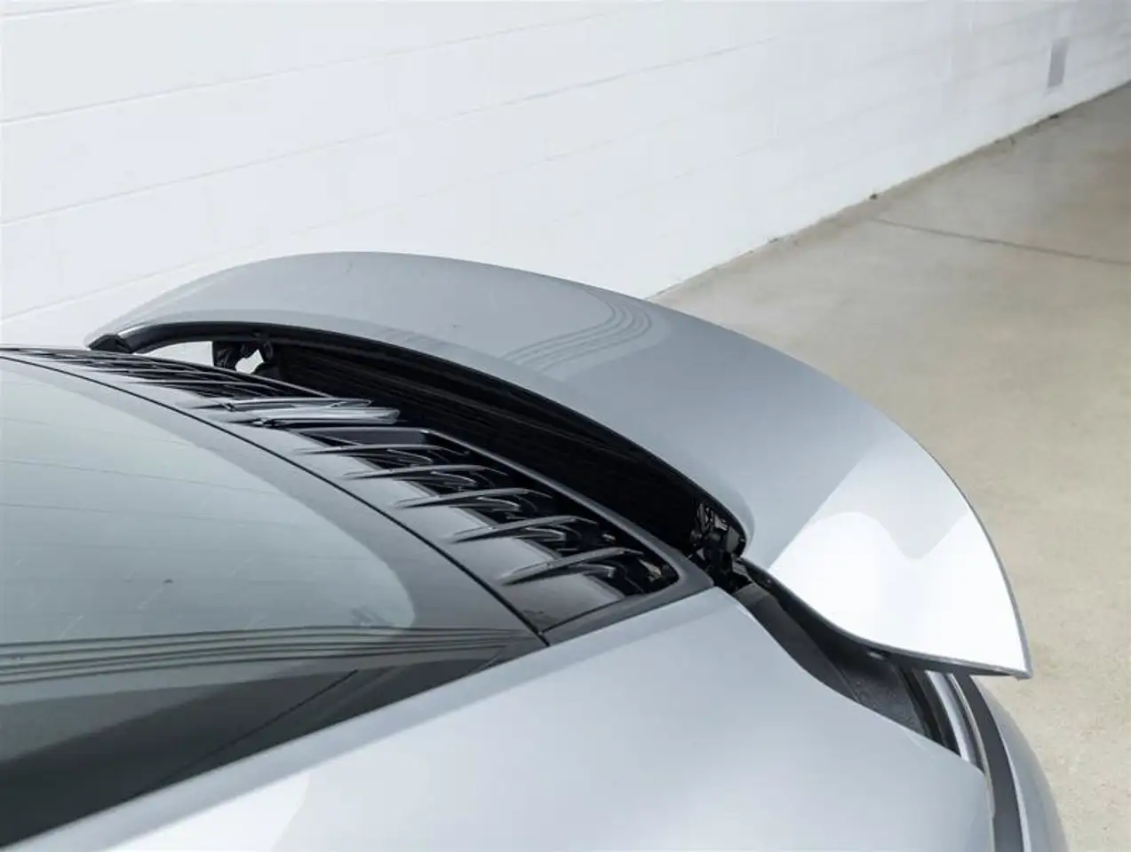 Porsche 911 - Image 13