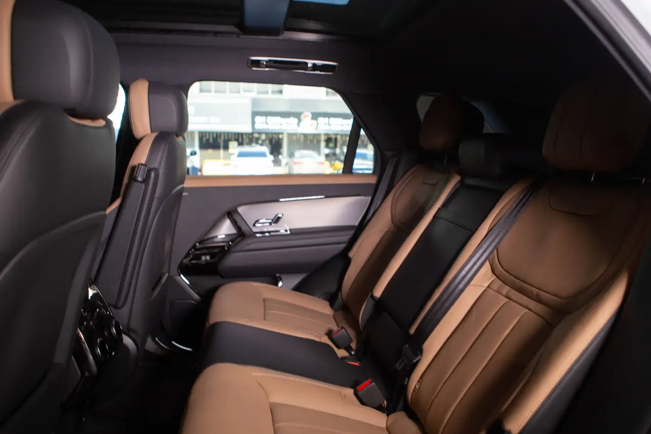Land Rover Range Rover Sport - Image 14
