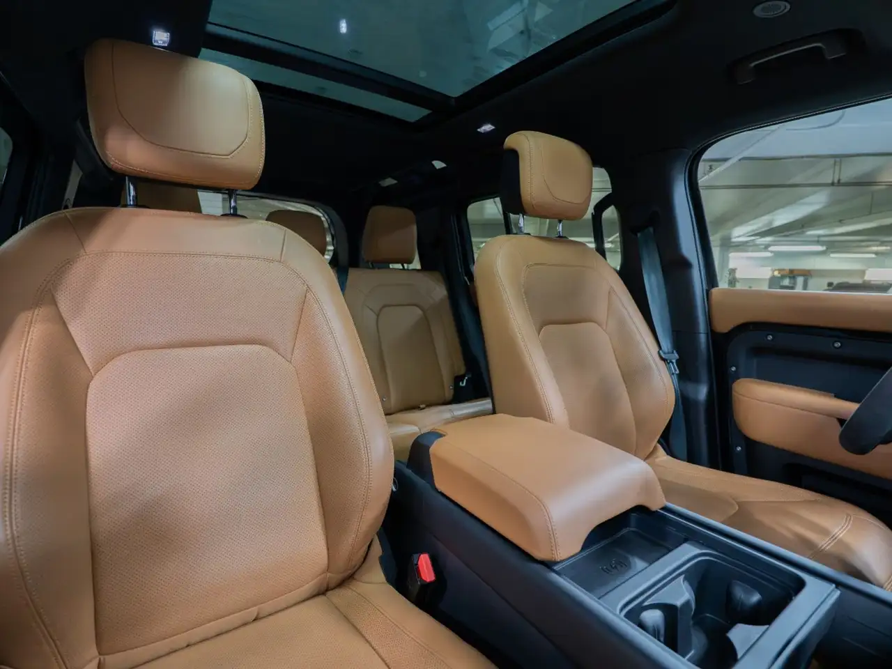 Land Rover Defender - Image 20