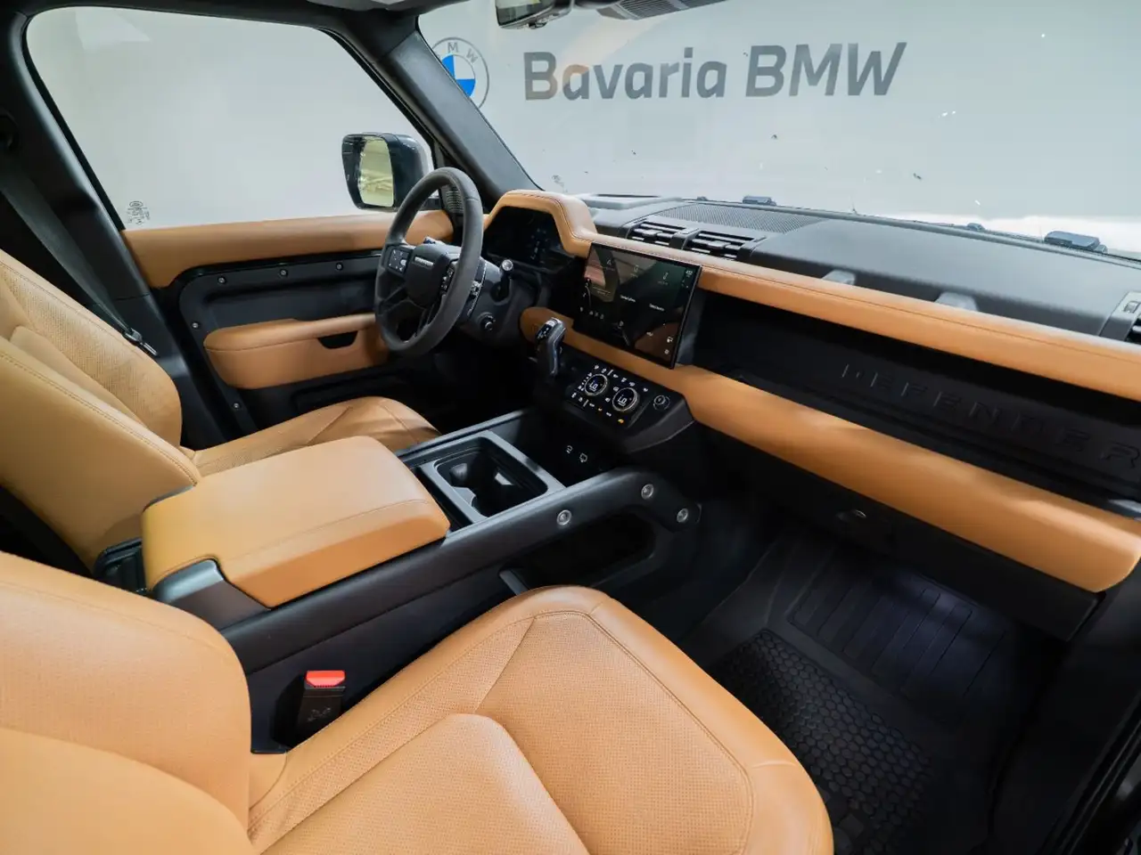 Land Rover Defender - Image 19