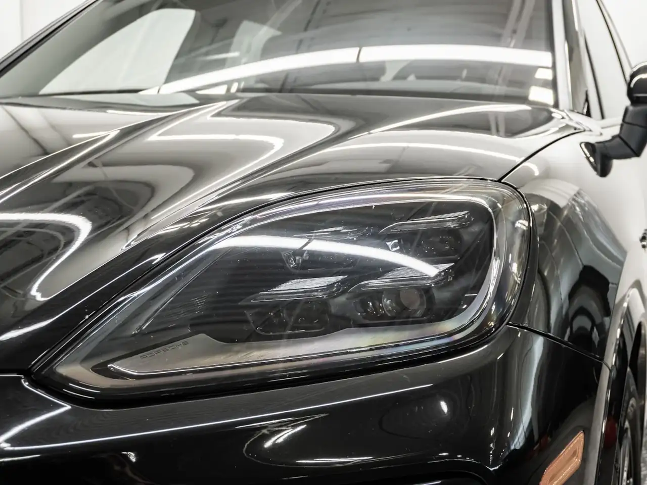 Porsche Cayenne - Image 13