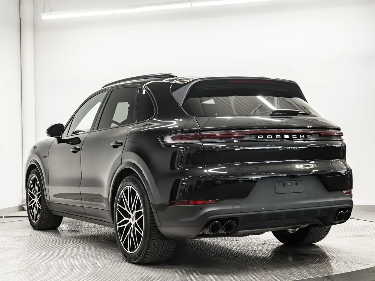 Porsche Cayenne - Image 3