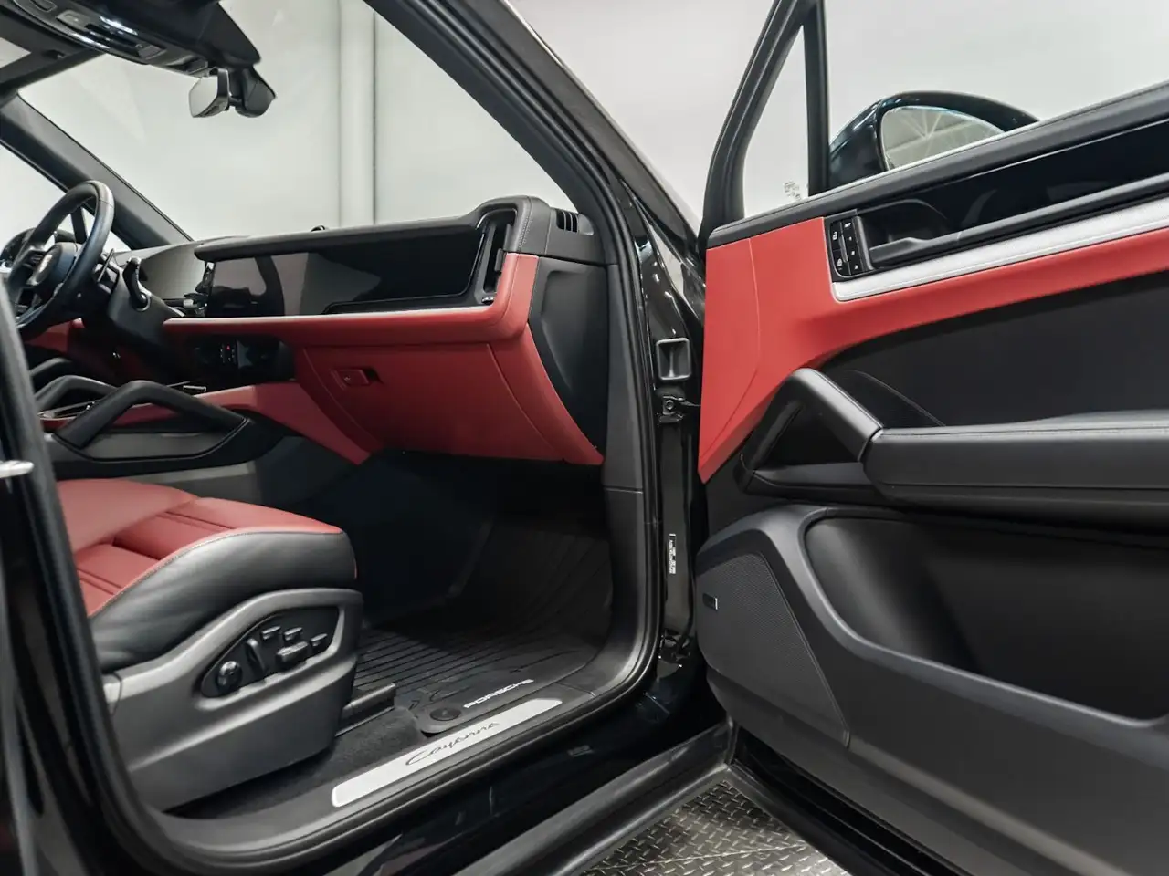 Porsche Cayenne - Image 25