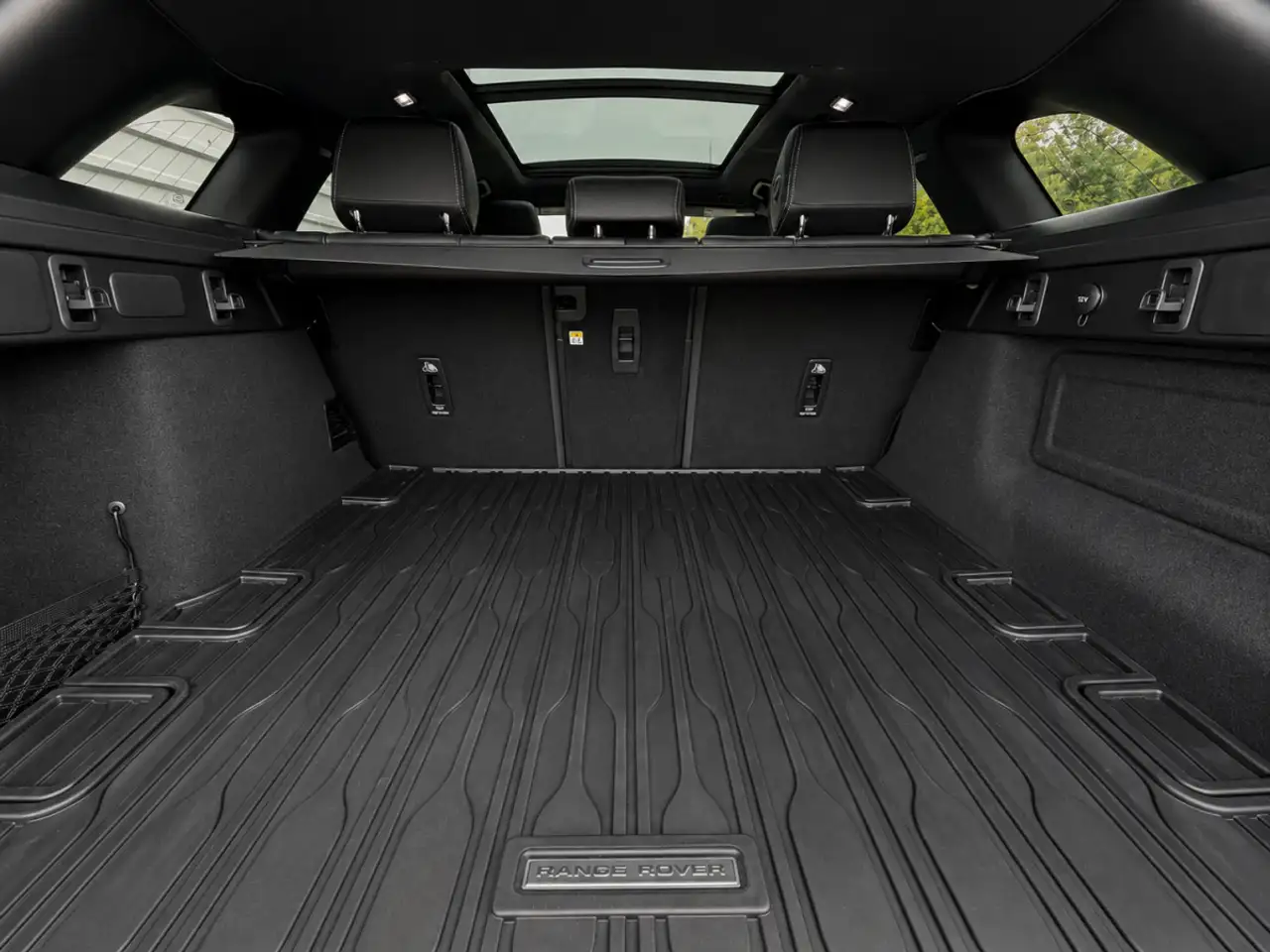 Land Rover Range Rover Velar - Image 38