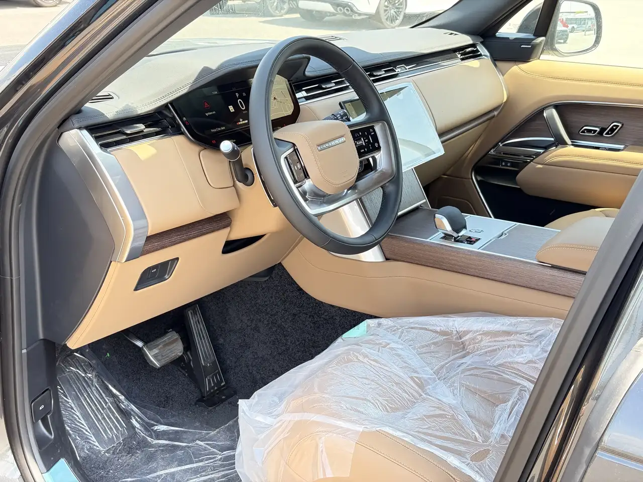 Land Rover Range Rover - Image 11