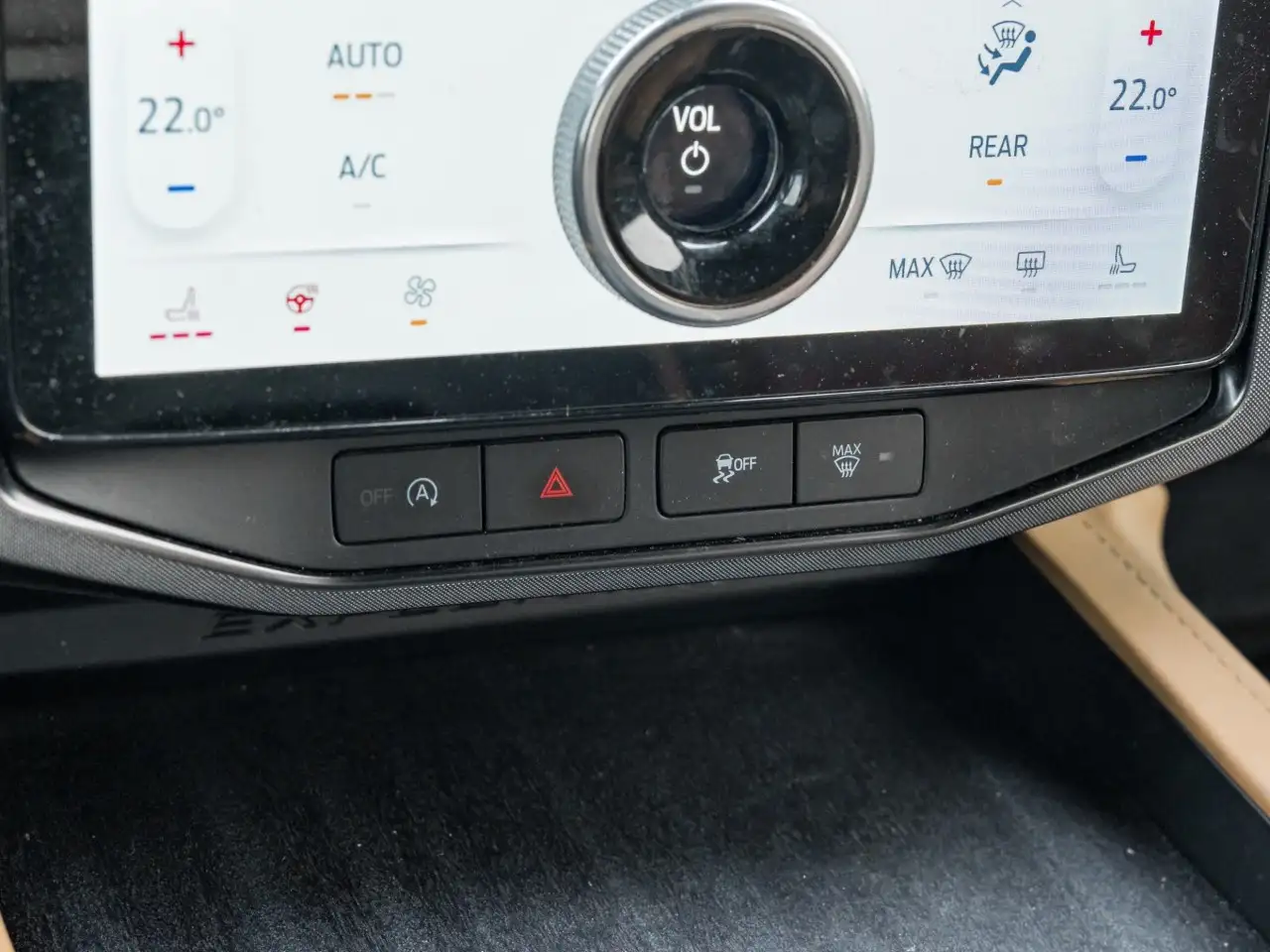 Ford Expedition - Image 28