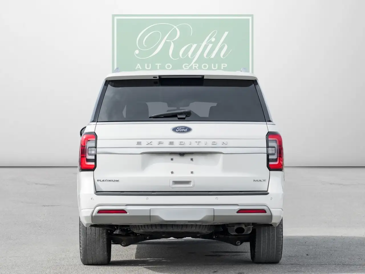 Ford Expedition - Image 12