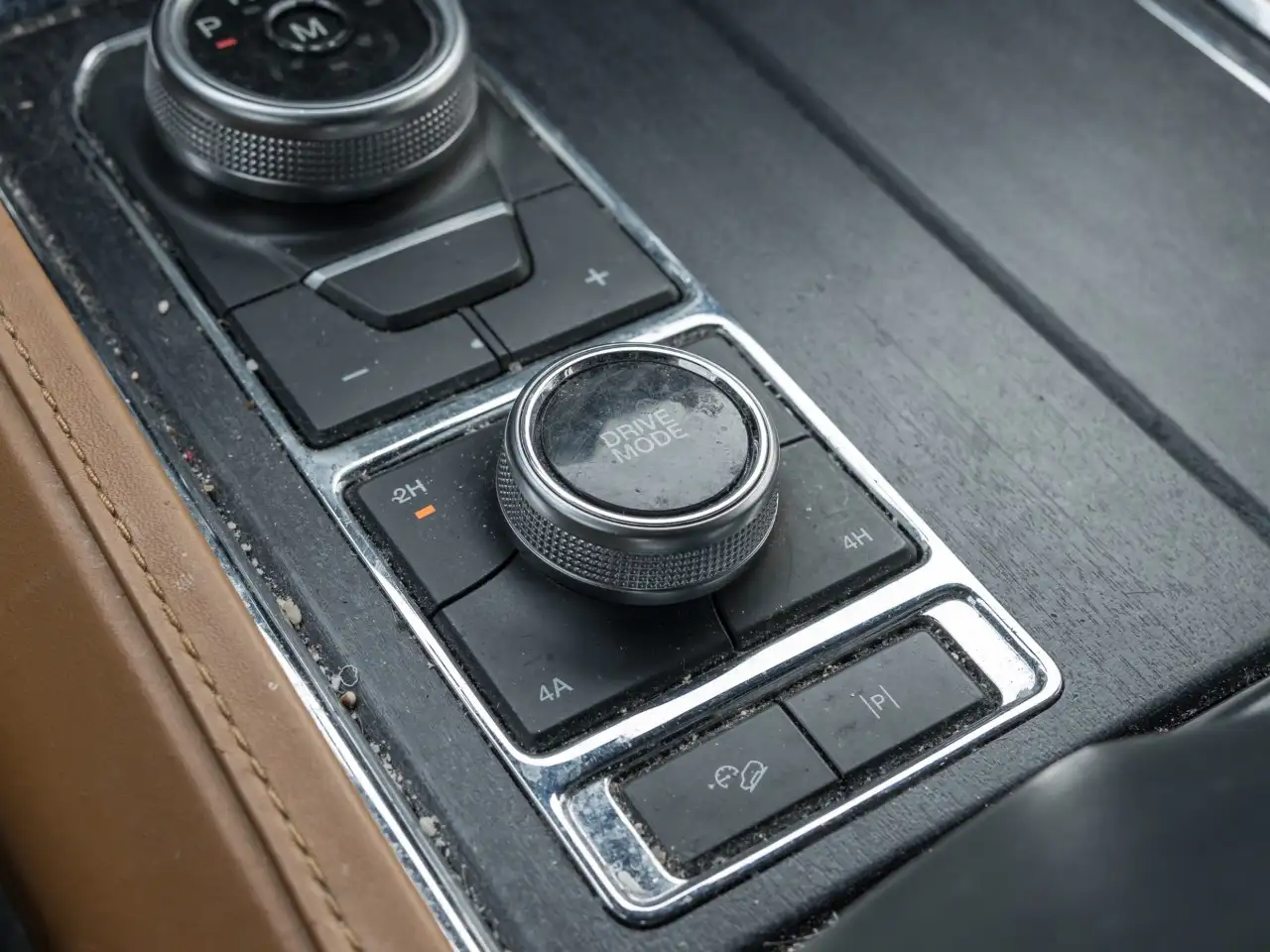 Ford Expedition - Image 27