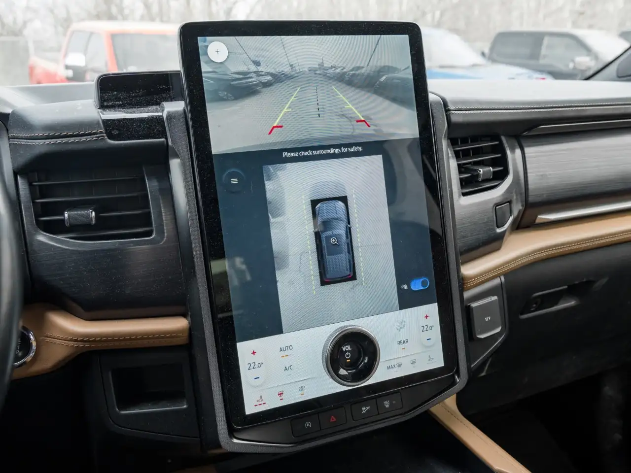 Ford Expedition - Image 19