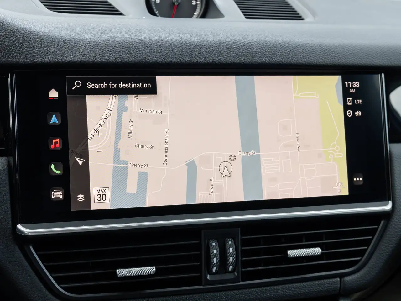 Porsche Cayenne - Image 29