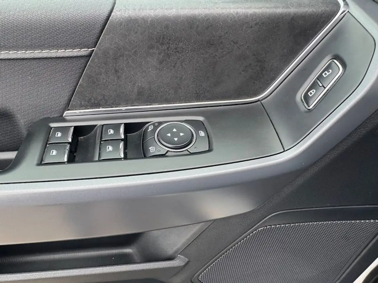 Ford F-150 - Image 13