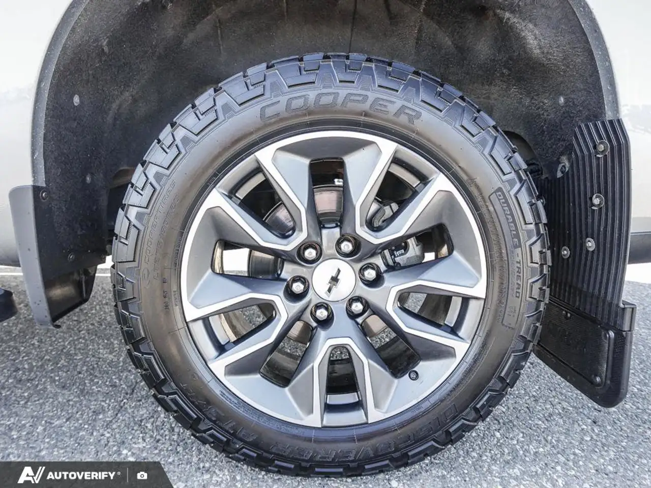 Chevrolet Silverado 1500 - Image 7