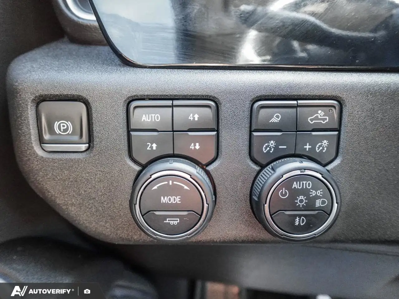 Chevrolet Silverado 1500 - Image 14