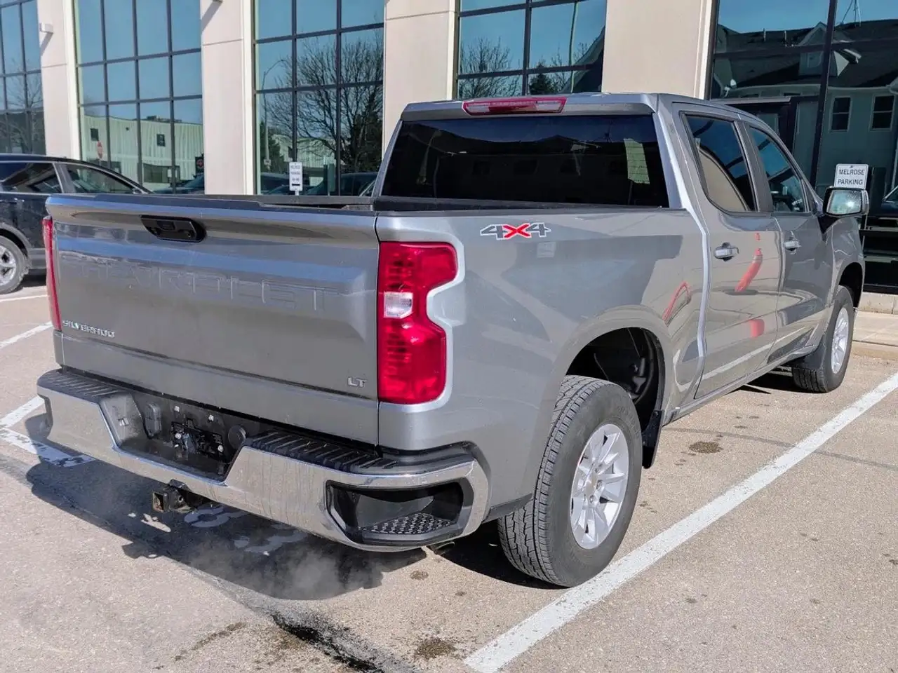 Chevrolet Silverado 1500 - Image 4