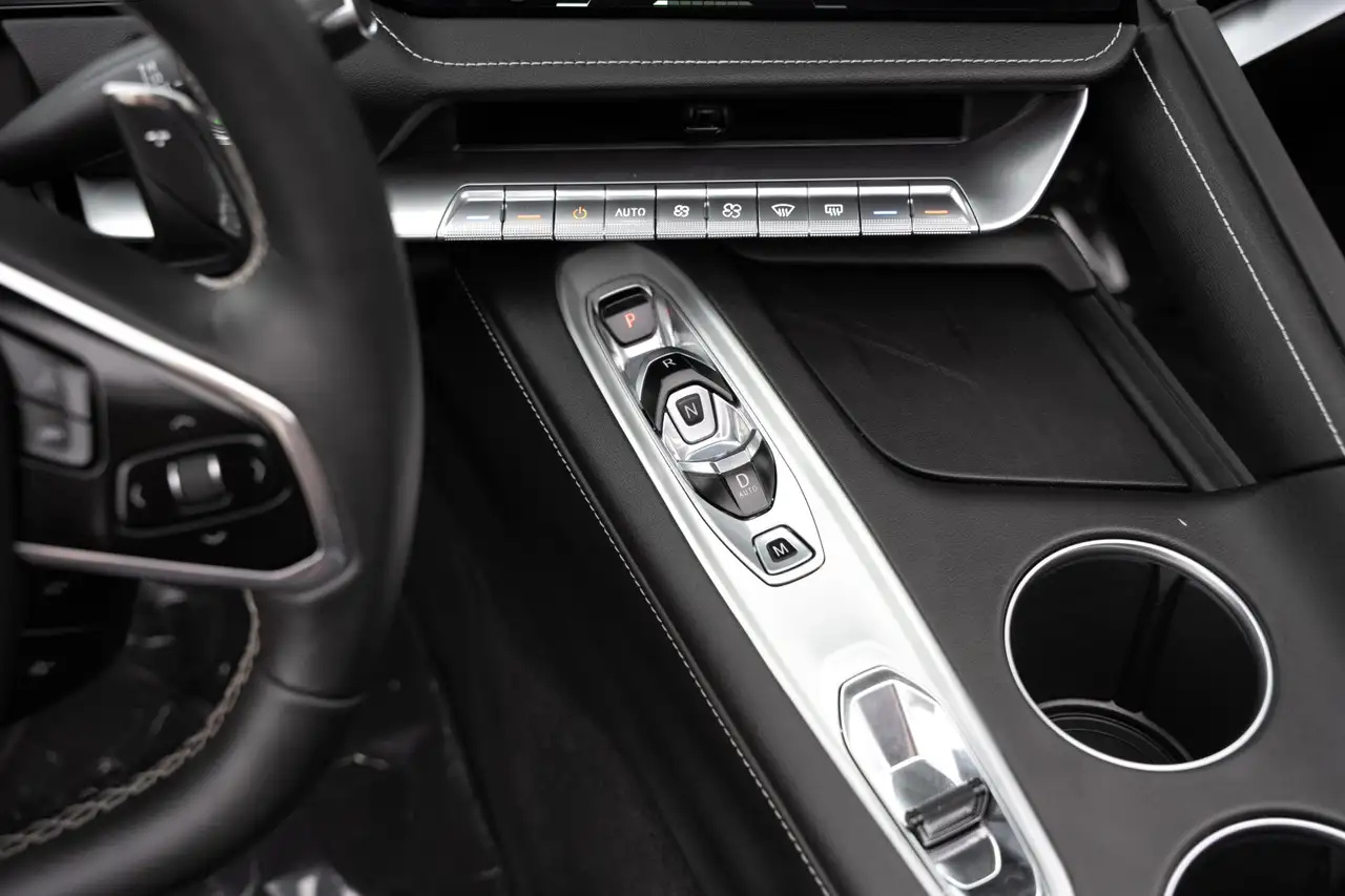 Chevrolet Corvette - Image 26