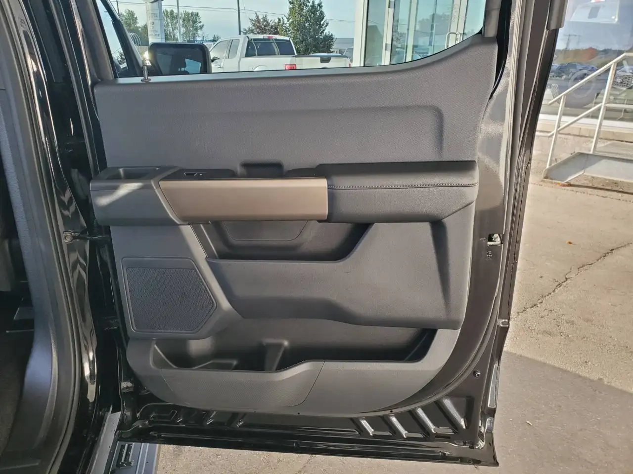 Ford F-150 - Image 28