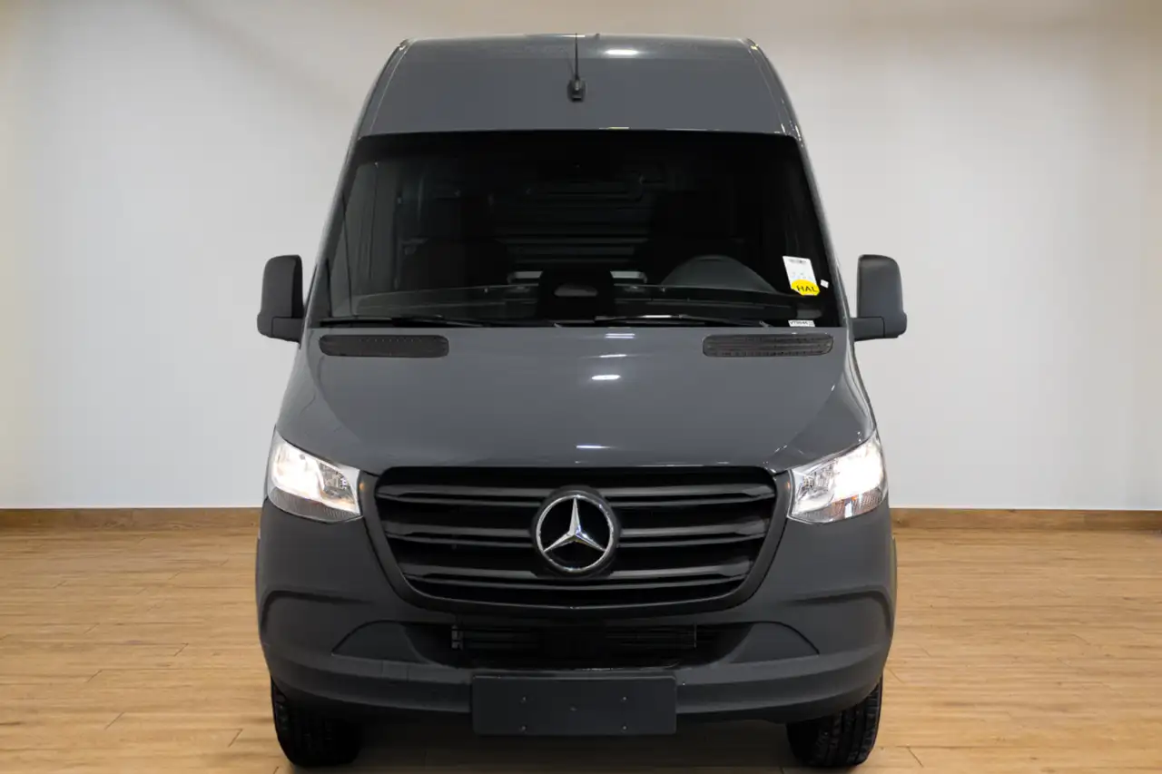 Mercedes-Benz Sprinter 2500 - Image 2