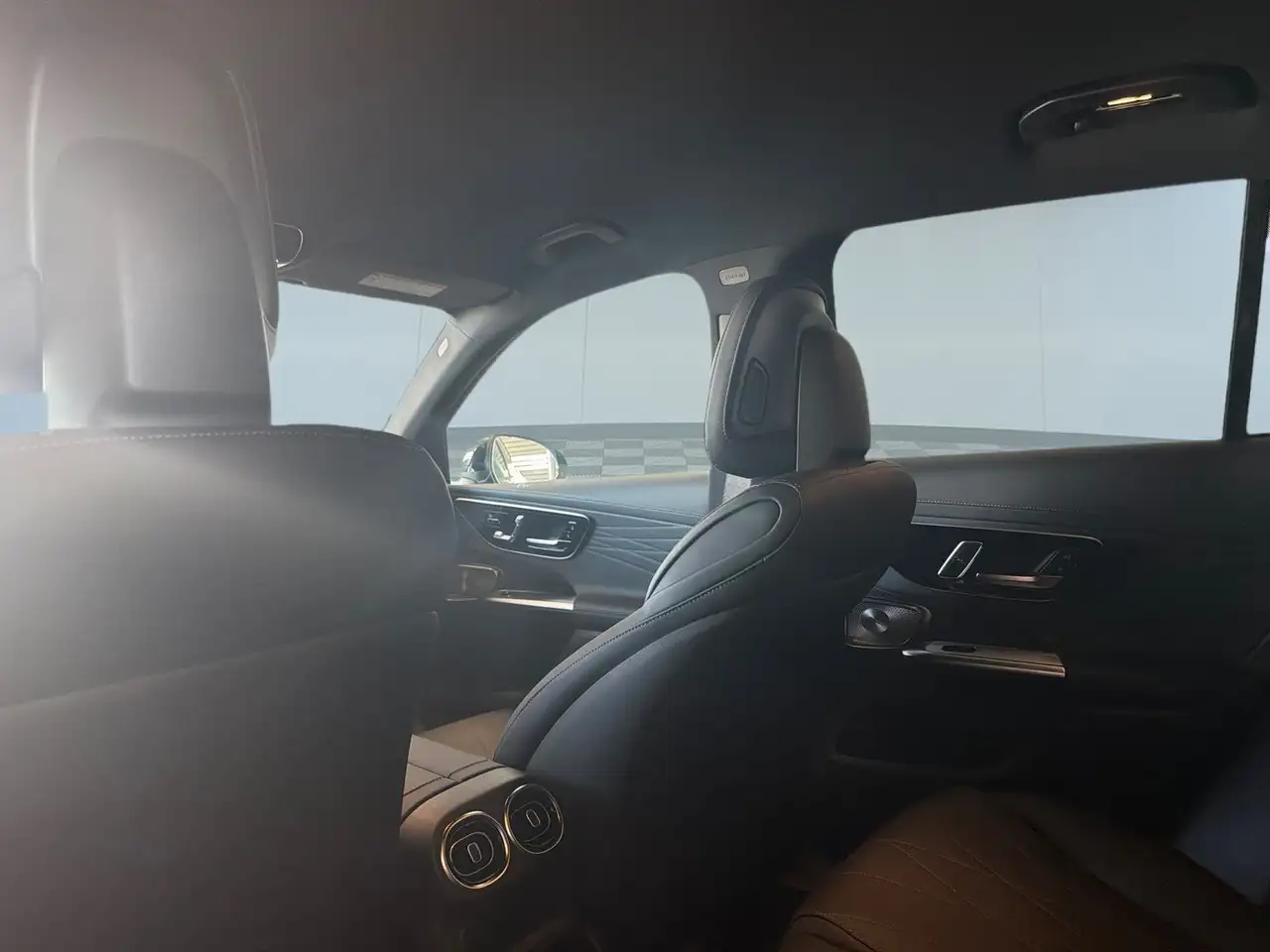 Mercedes-Benz GLC - Image 17