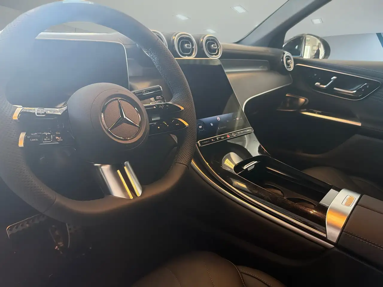 Mercedes-Benz GLC - Image 10