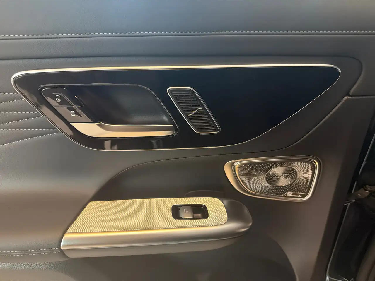Mercedes-Benz GLC - Image 12
