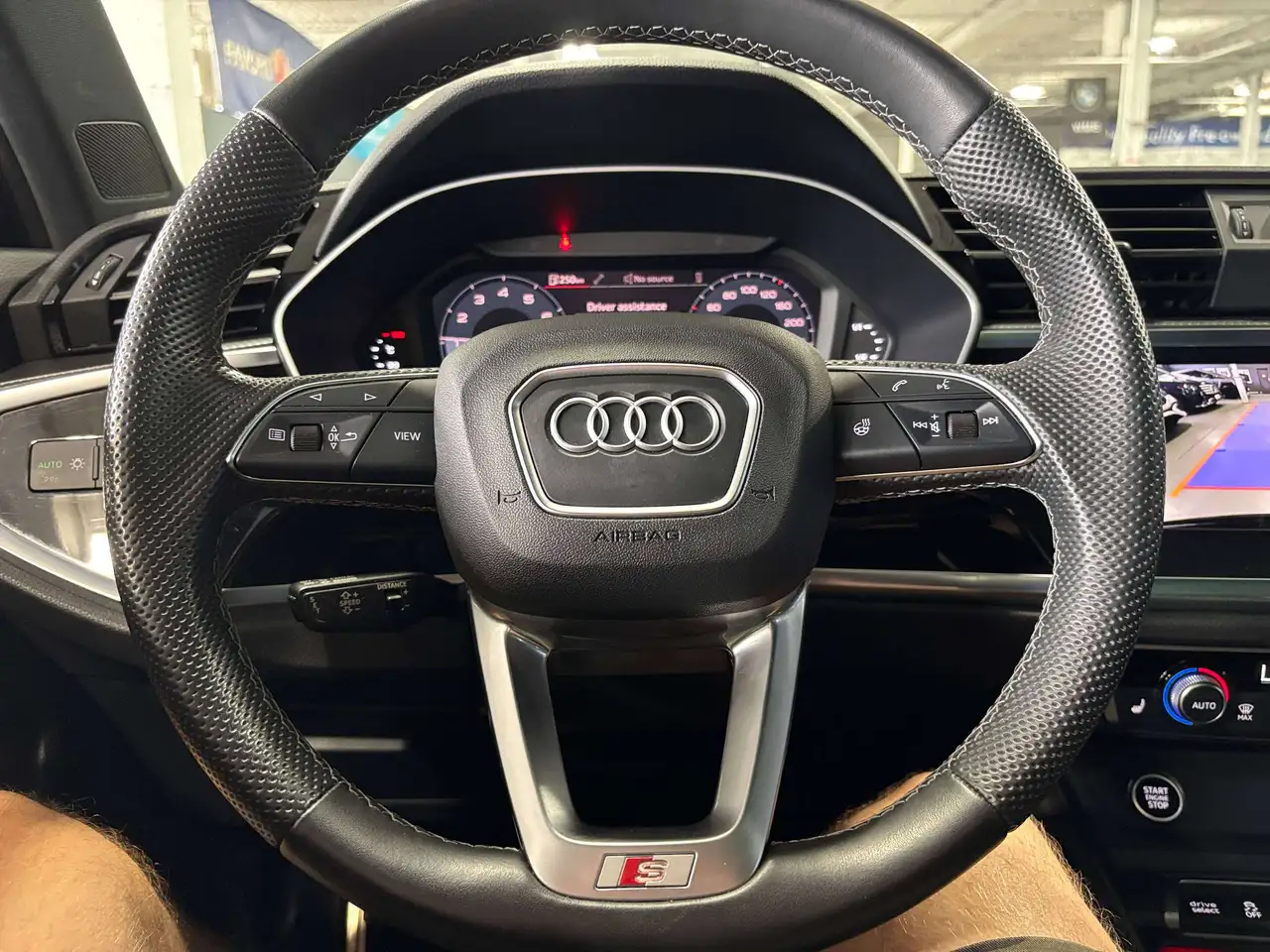 Audi Q3 - Image 36
