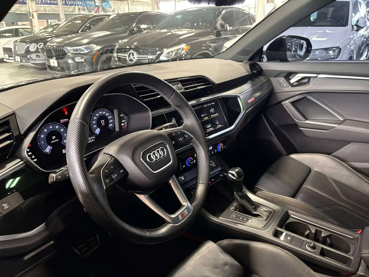 Audi Q3 - Image 14