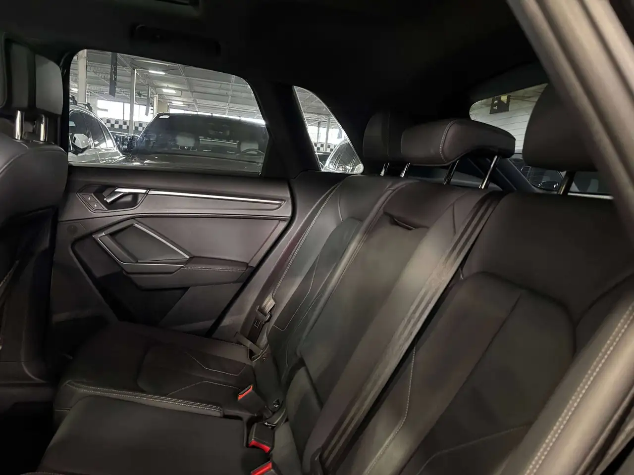 Audi Q3 - Image 8