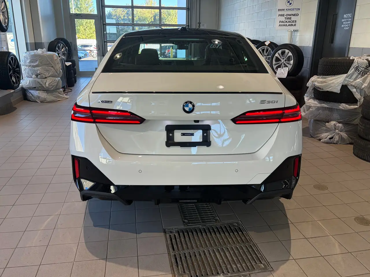 BMW 5 Series - Image 4