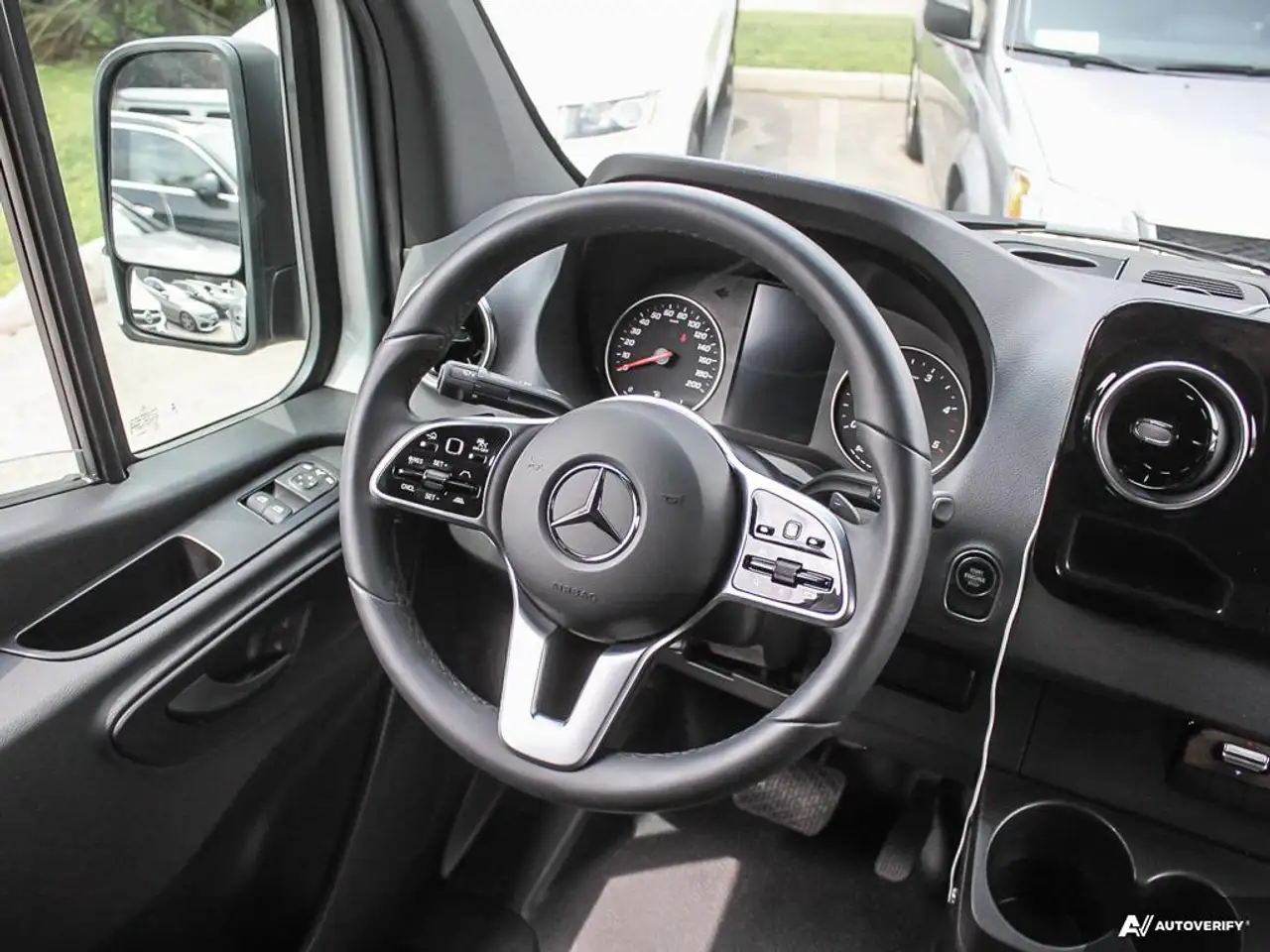 Mercedes-Benz Sprinter 2500 - Image 27