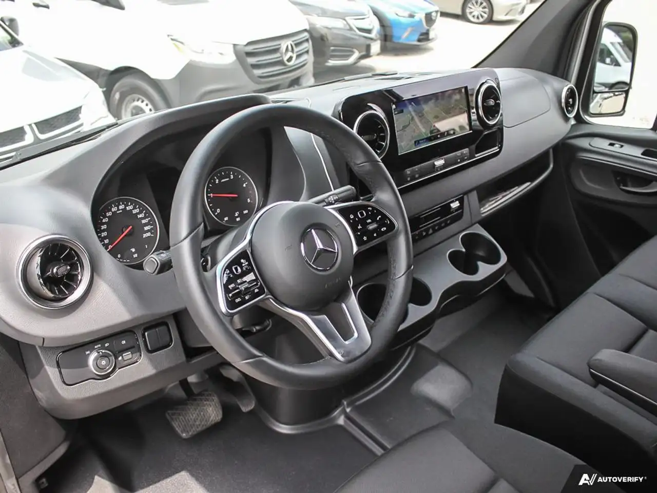 Mercedes-Benz Sprinter 2500 - Image 15