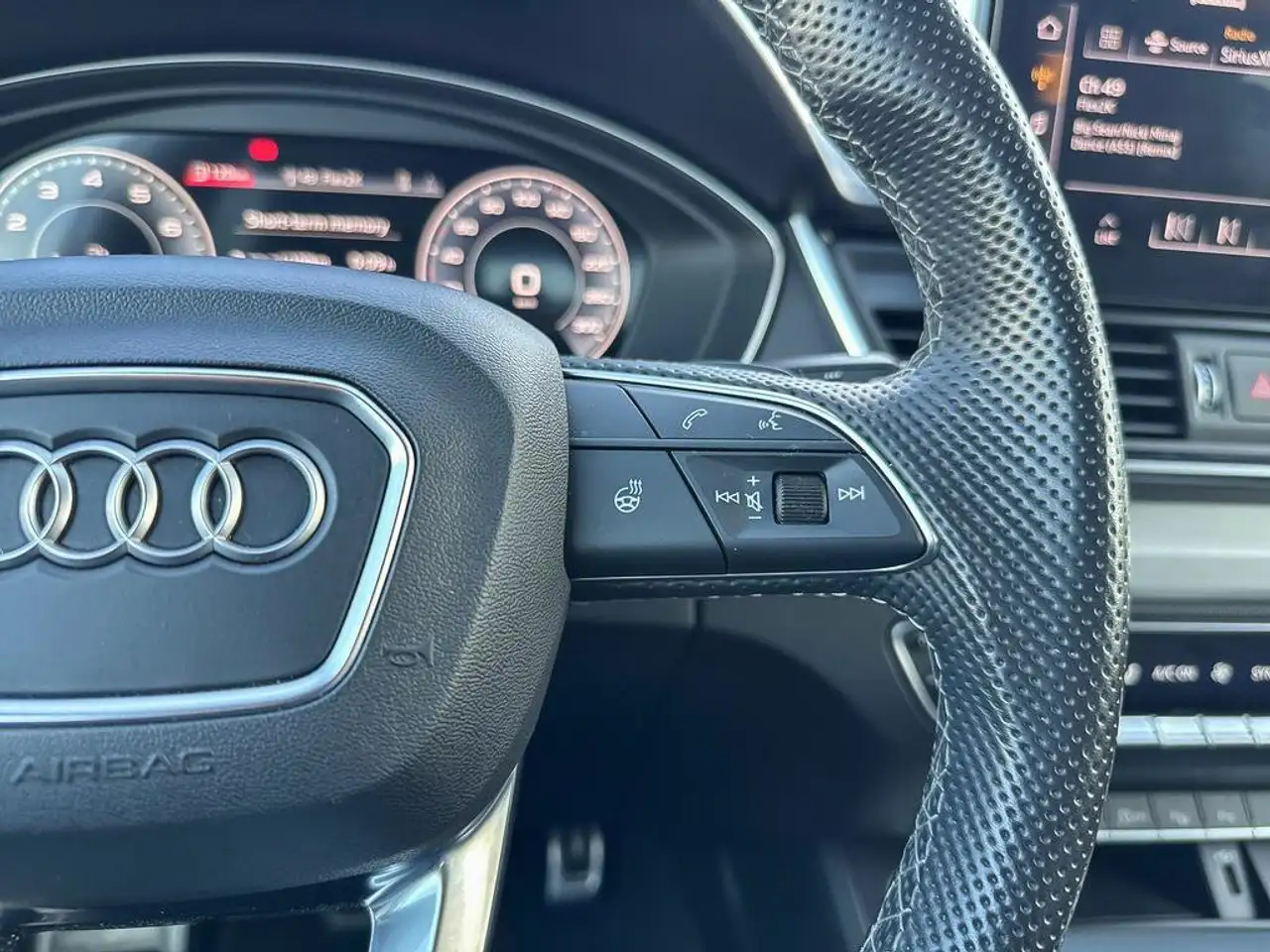 Audi Q5 - Image 20