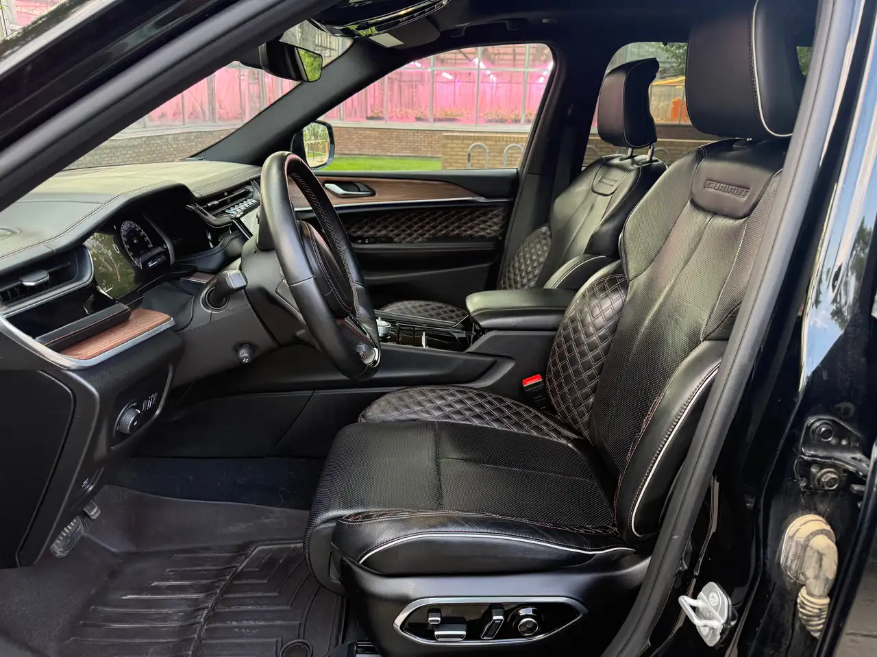 Jeep Grand Cherokee - Image 7