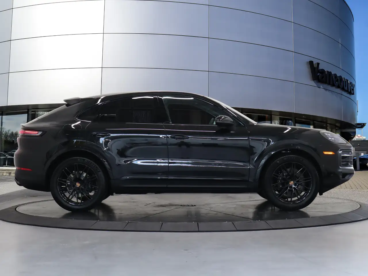 Porsche Cayenne - Image 12