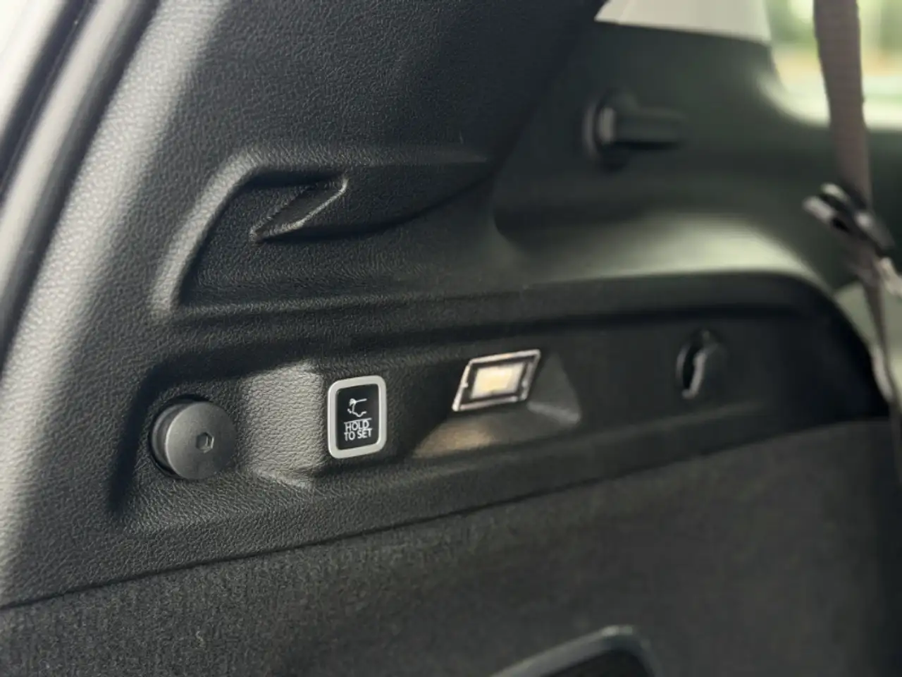 Jeep Grand Cherokee - Image 36